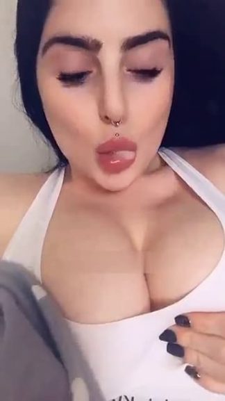 Girl cooks food naked on Snapchat then tastes her bf dick