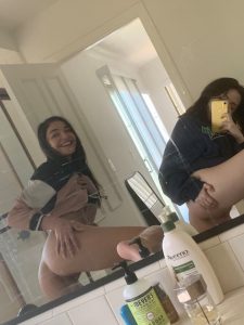 Teen Porn Showing Ass in Toilet