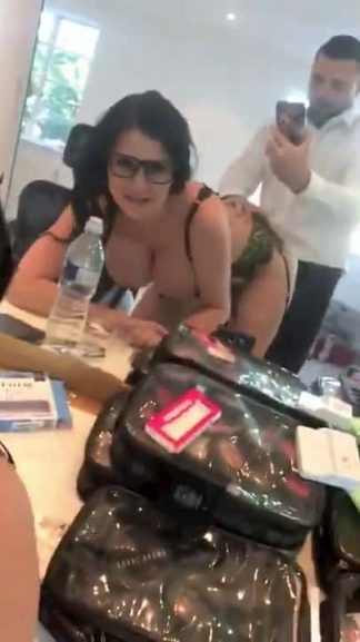 MILF with glasses gives blowjob to coworker in porn on Snapchat