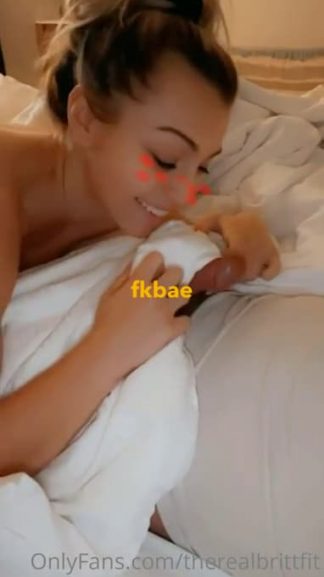 Cute brit giving bj on Snapchat and milking cum from bf dick while he's sleeping