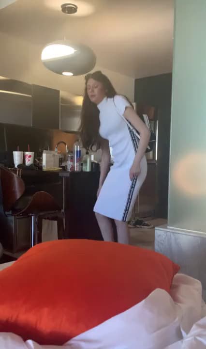 Girl gives her boss a blowjob on Snapchat and gets her face ...