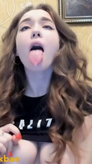 Horny 18 Snapchat teen makes ahegao face while getting pleasure from a vibrator under her pussy