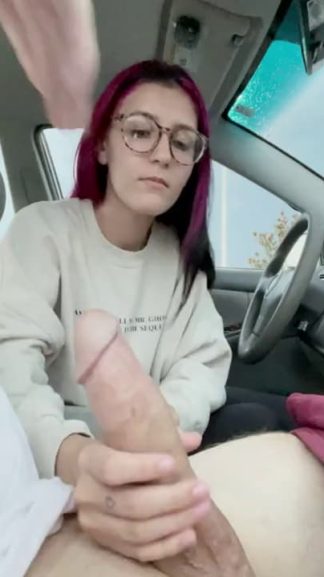 Amateur nerd with glasses learning how to suck cock on Snapchat in car