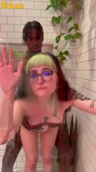 Dyed hair girl with glasses gets dicked down on Snapchat by a BBC in the bathroom