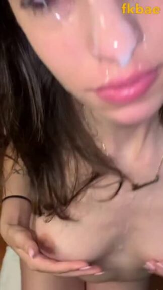 Dirty Snapchat cumslut loves receiving huge cum on her face from multiple cocks