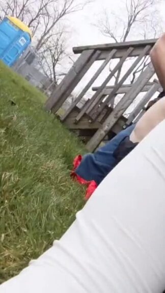Chubby Snapchat slut gets fucked by her neighbor in the backyard