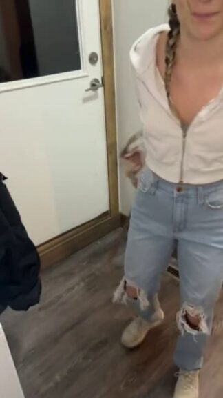 Naughty girl gives a quick snap blowjob to her bf right before class