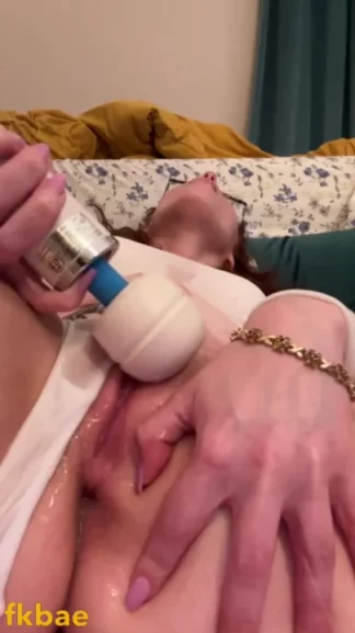 Super wet nerd needs to fuck both her holes because she's so horny